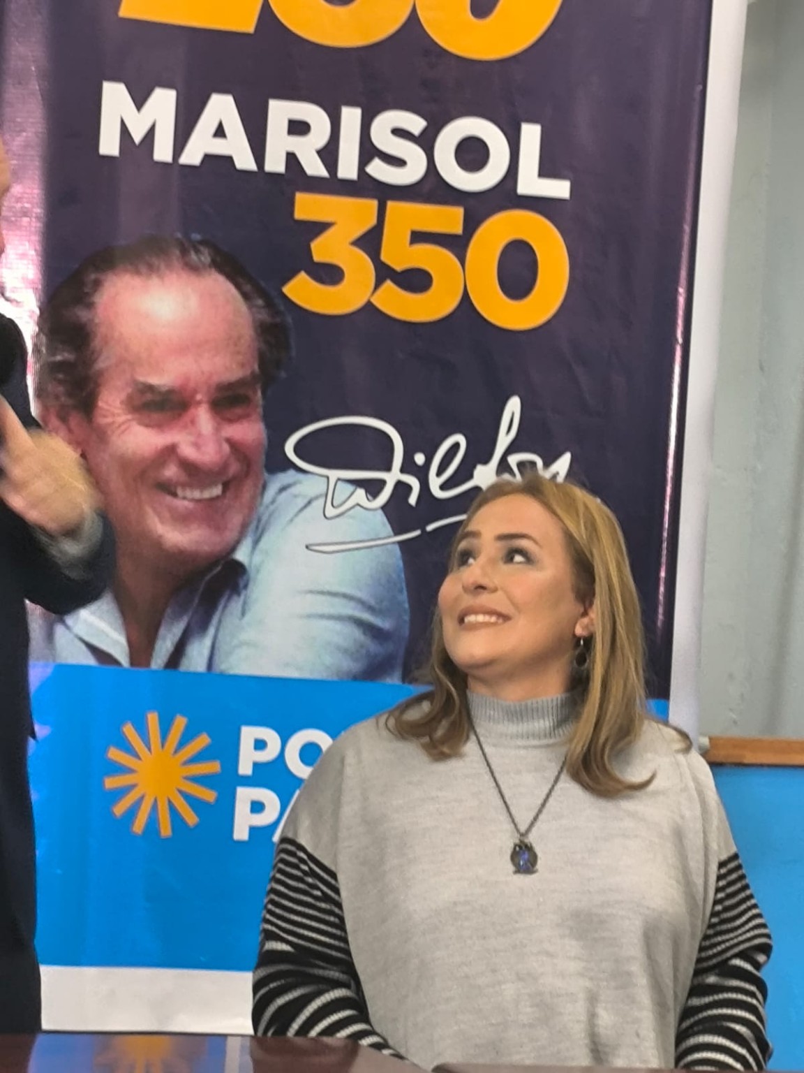 Marisol junto a la identificación de la Lista 350